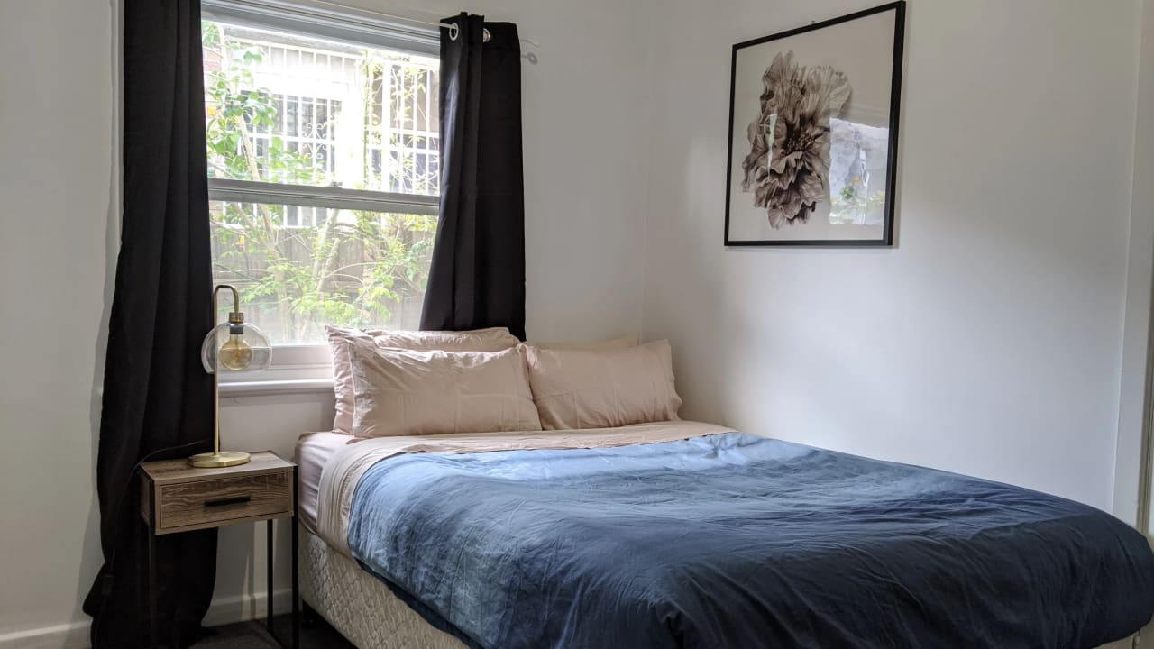 Furnished room in a share house