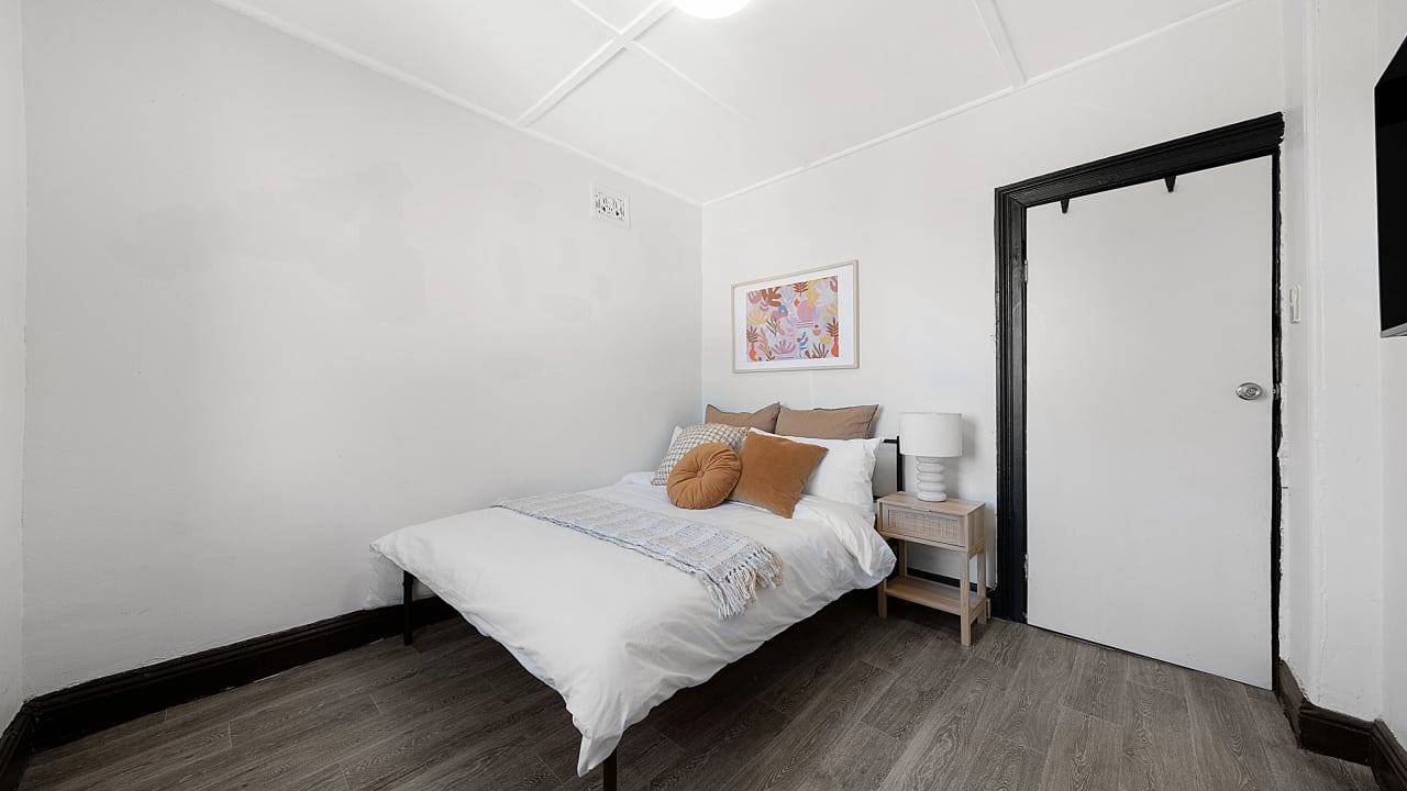Room in a share house