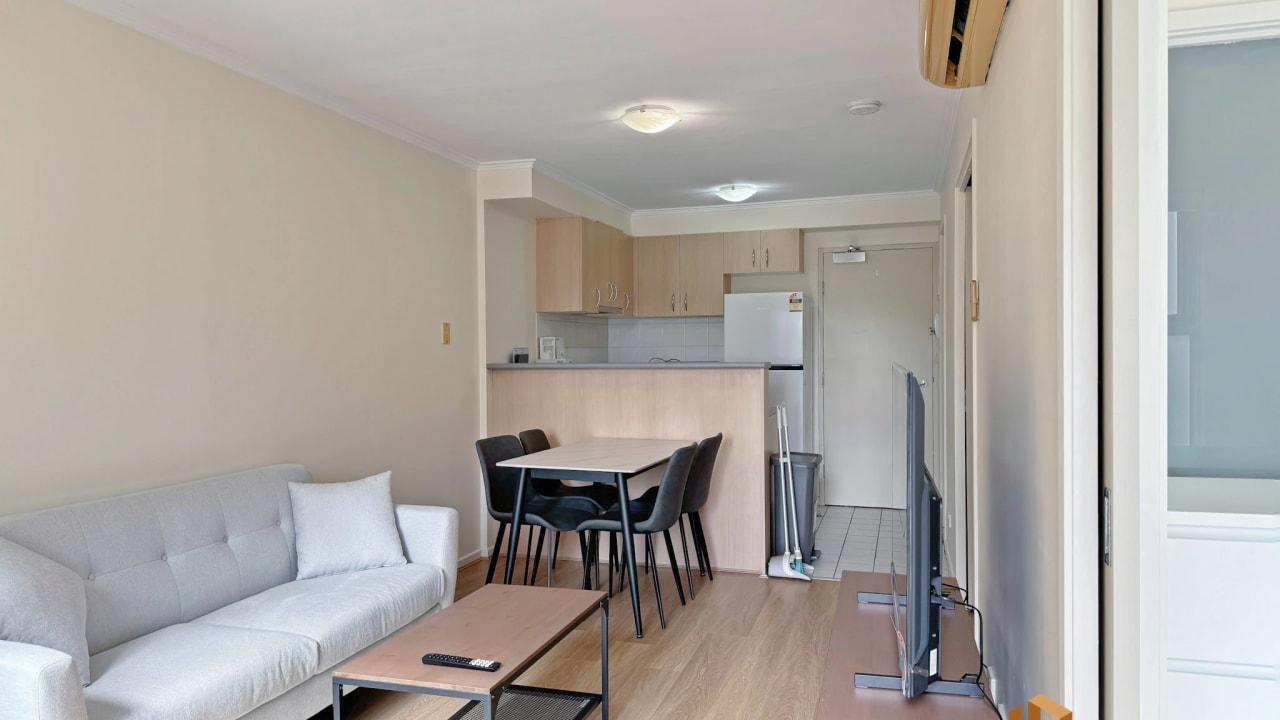 Furnished room in a flatshare