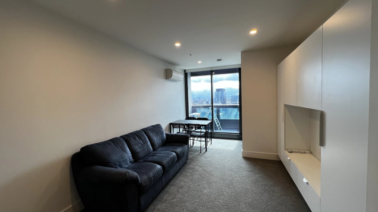 Furnished room in a flatshare