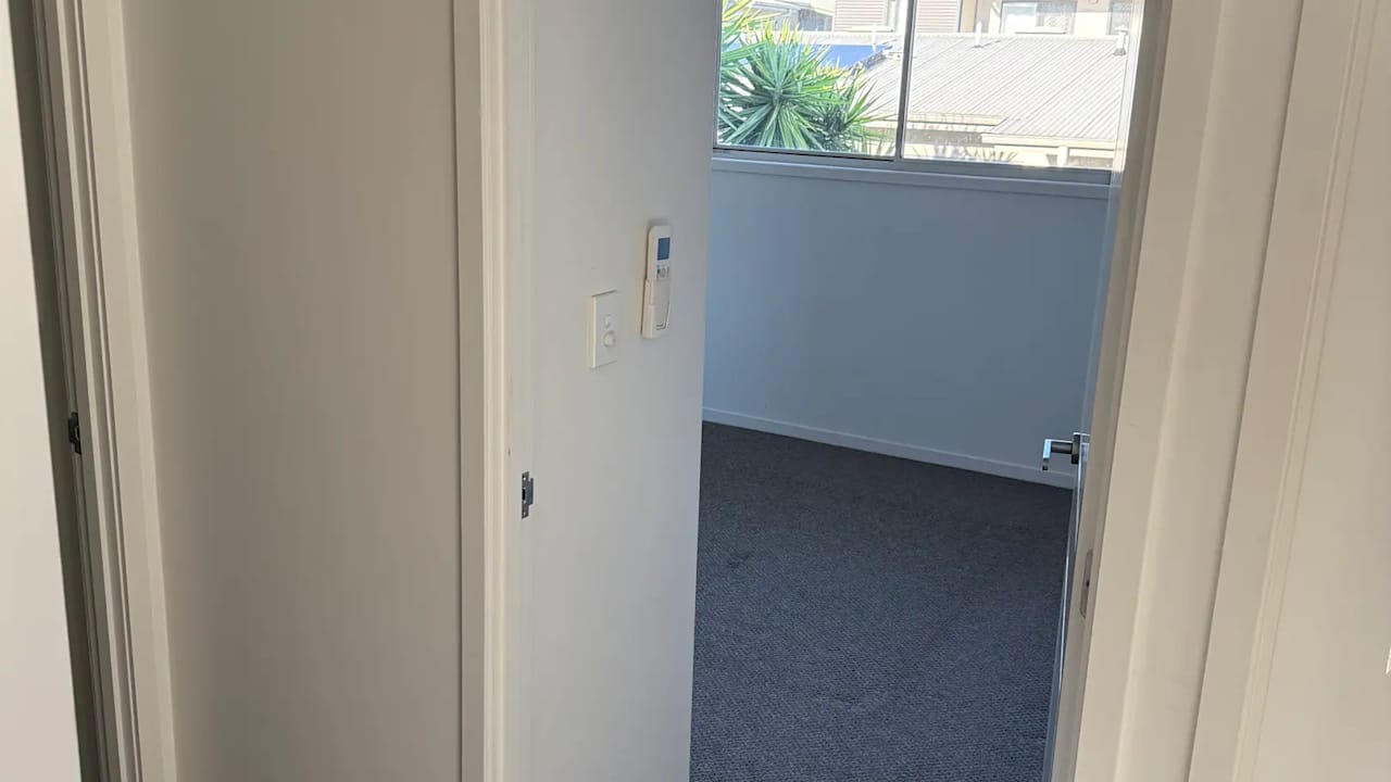 Unfurnished room in a share house