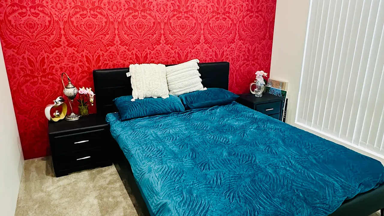 Furnished room in a share house
