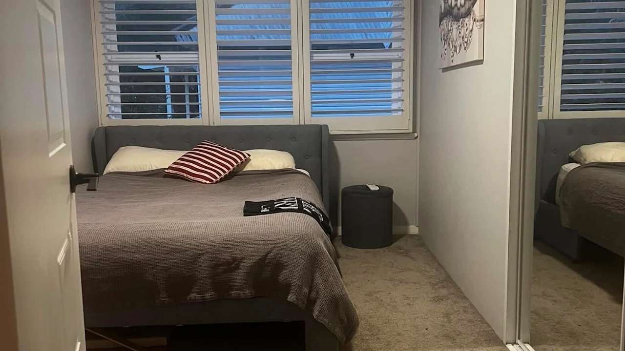 Furnished room in a share house