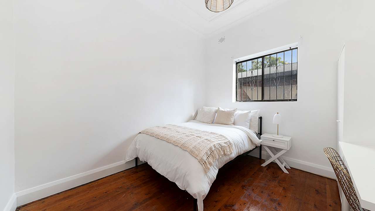 Room in a share house
