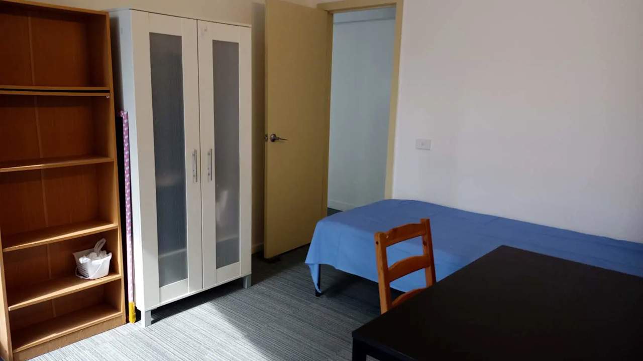 Furnished room in a flatshare