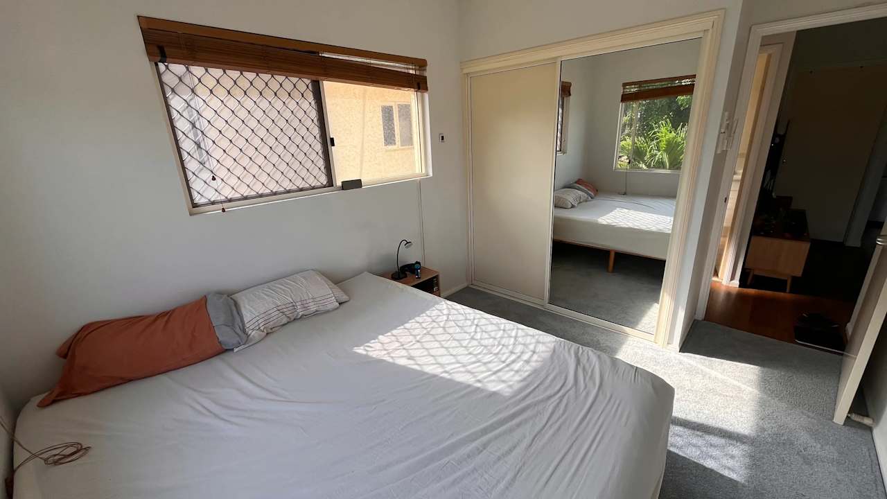 Furnished room in a flatshare