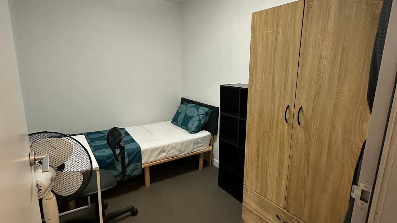Furnished room in a flatshare