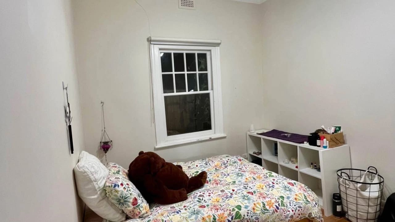 Room in a share house