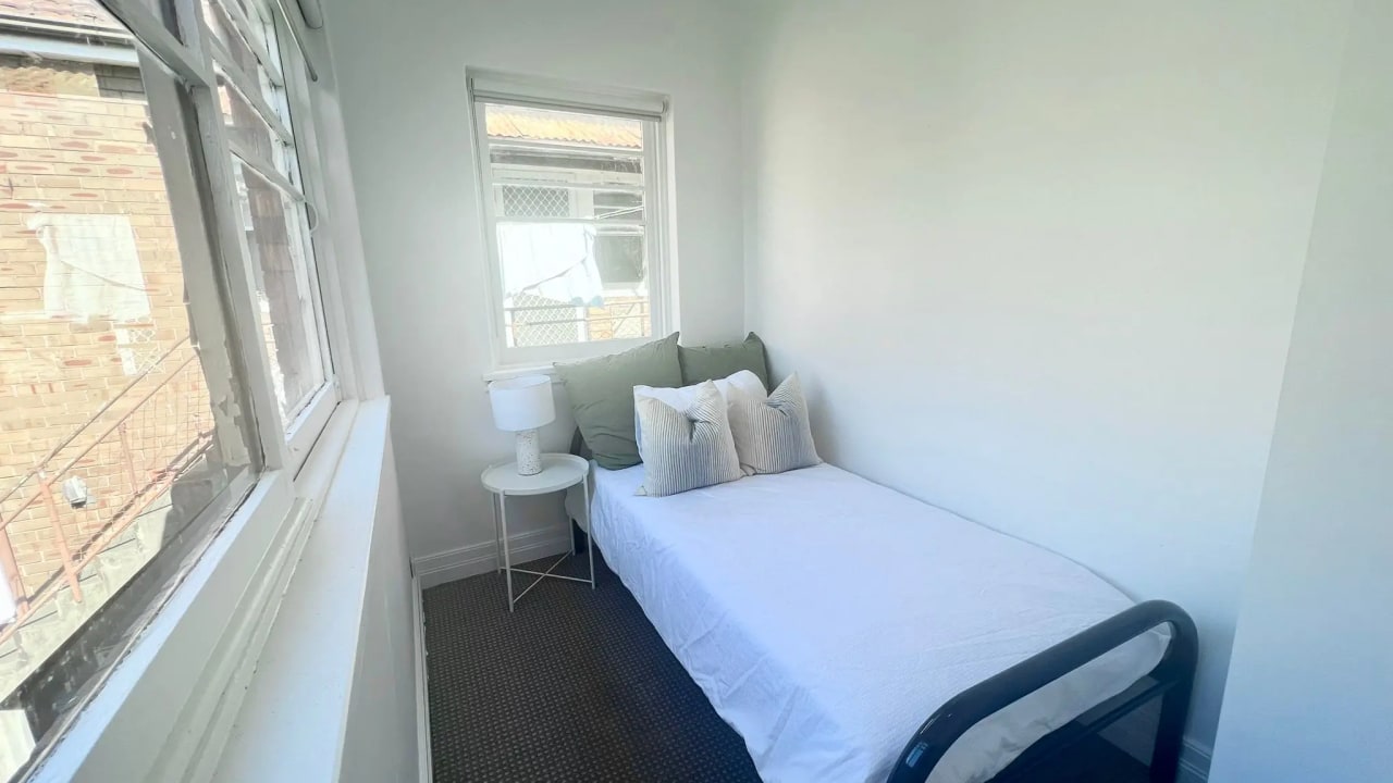 Room in a share house