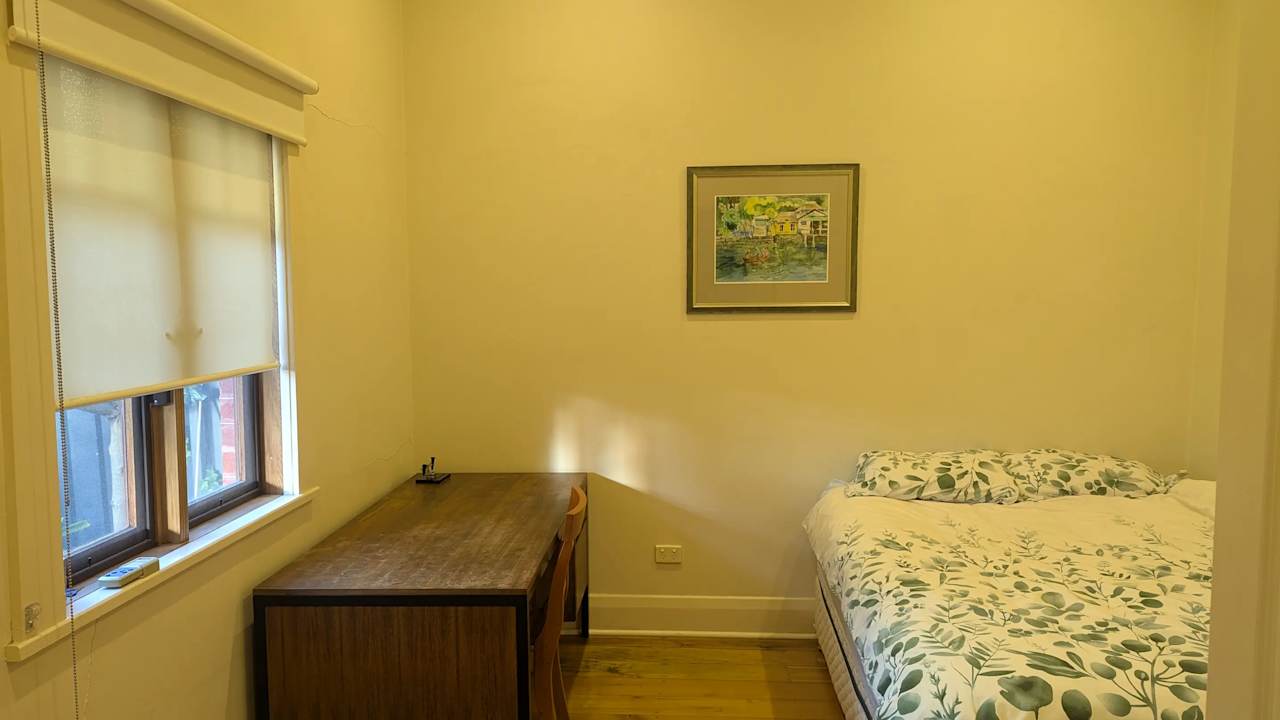Room in a share house
