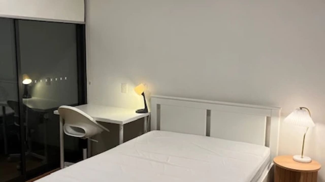 Furnished room in a flatshare