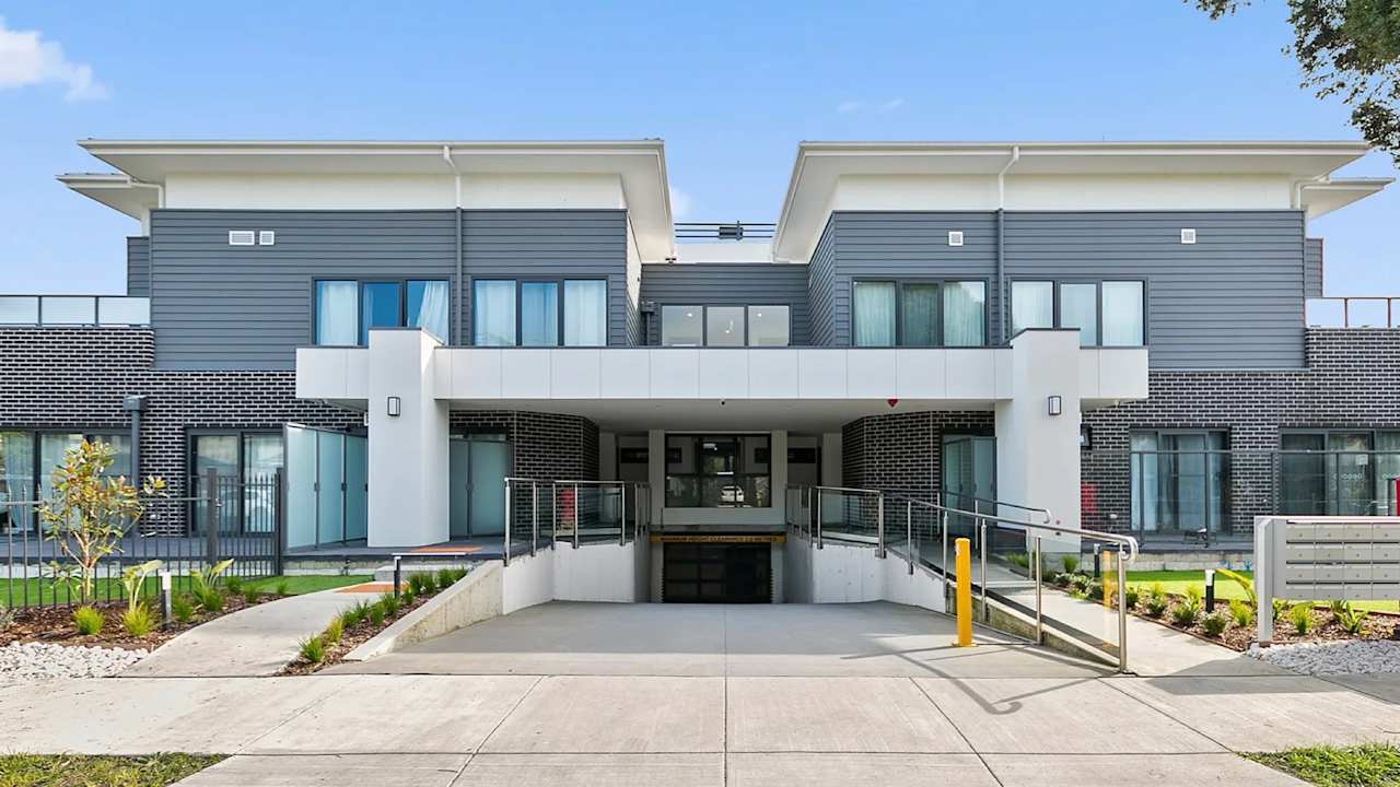 Whole property with 2 rooms for rent