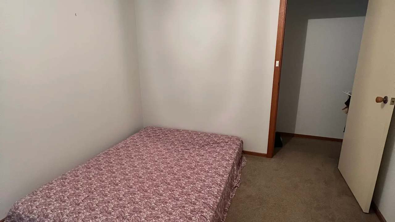 Room in a share house
