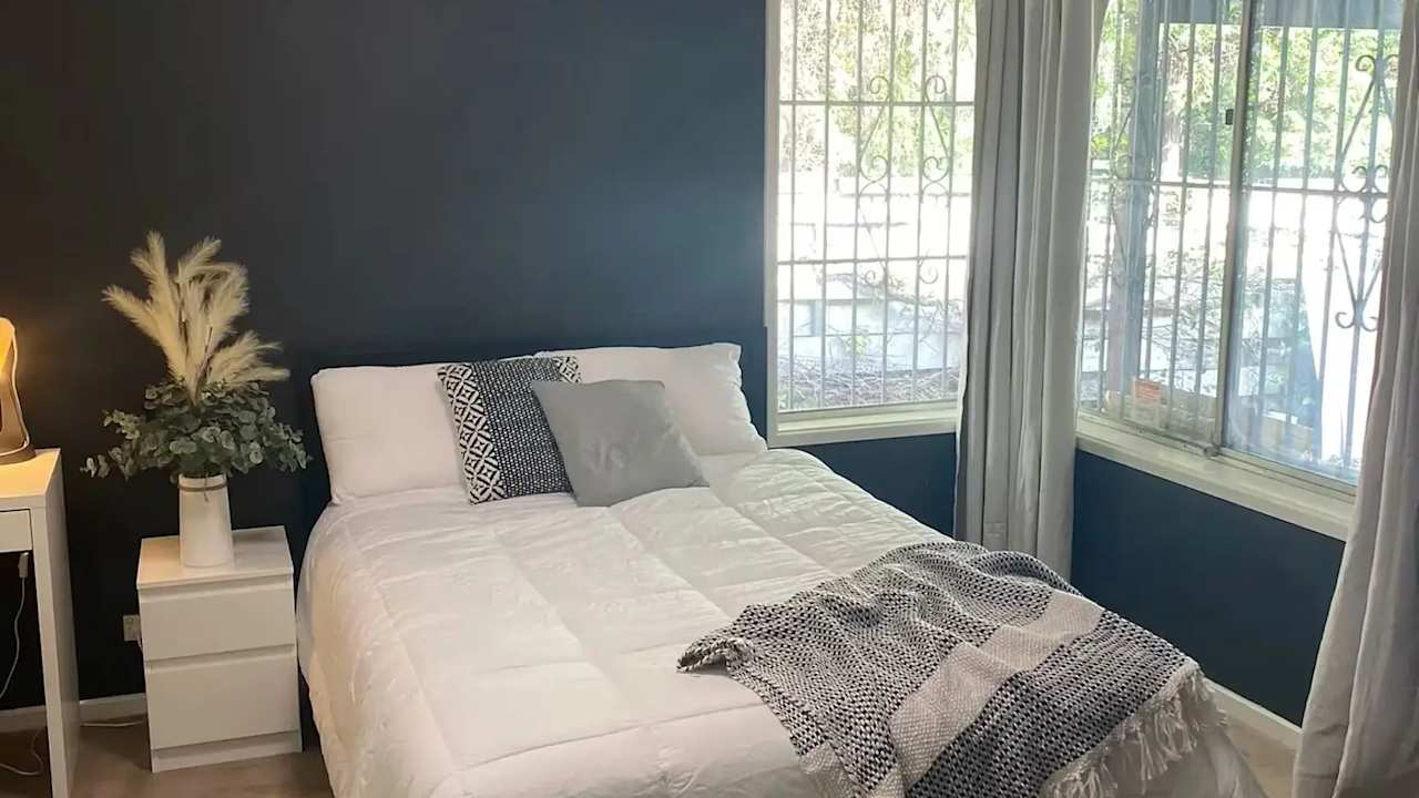 Furnished room in a share house