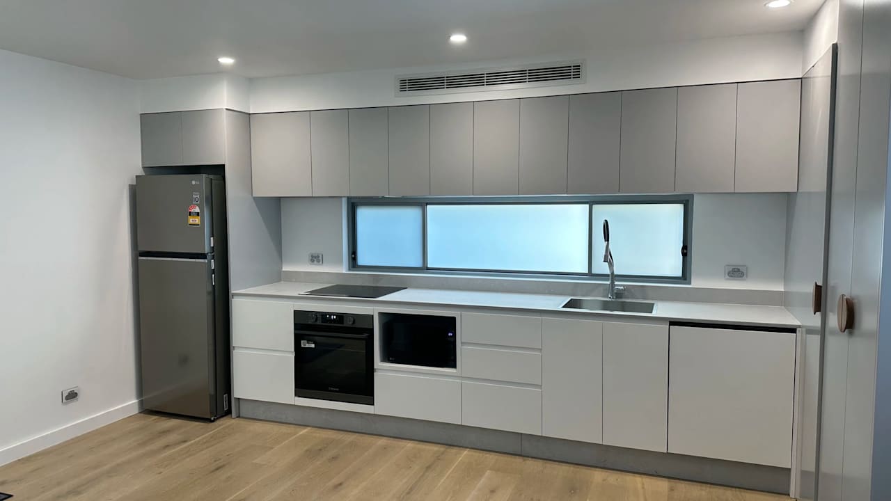 Unfurnished room in a flatshare