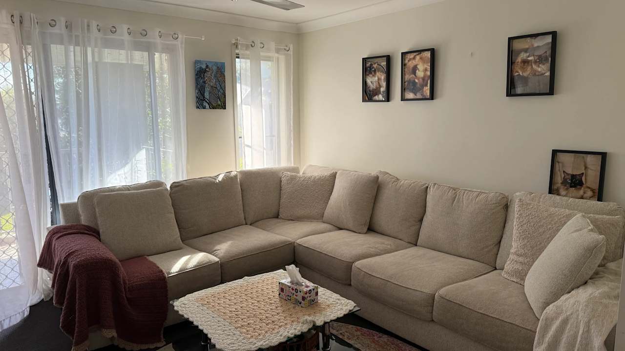 Furnished room in a share house