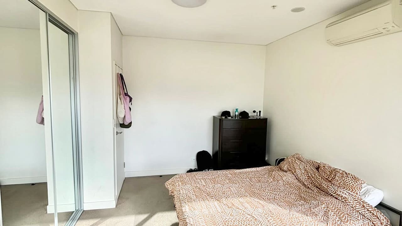 Furnished room in a flatshare