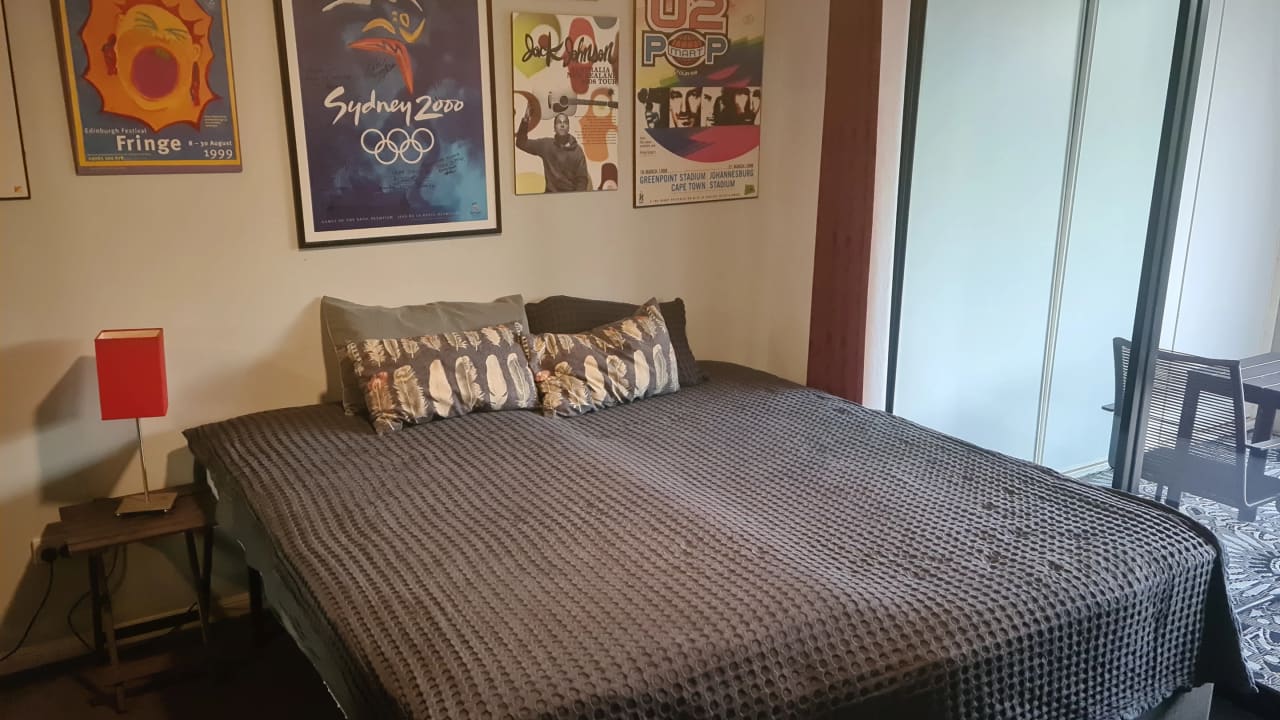 Furnished room with ensuite in a flatshare