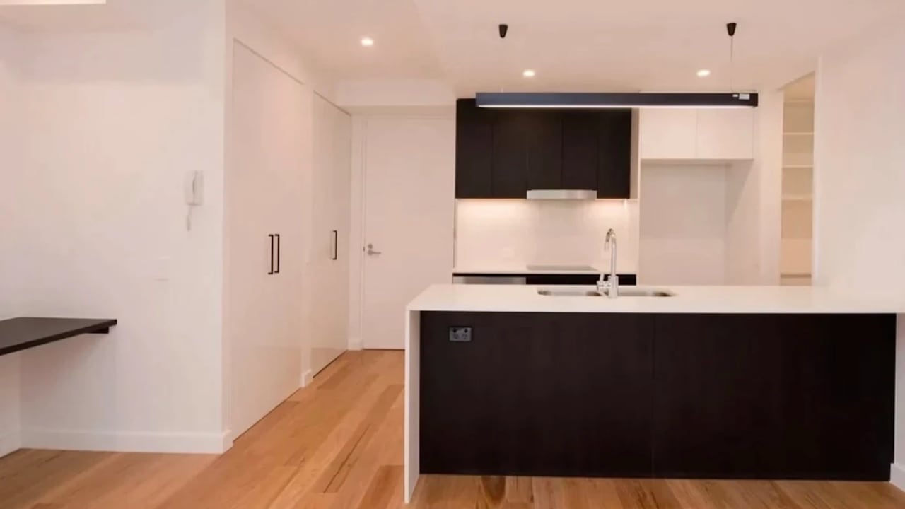 Unfurnished room with ensuite in a flatshare