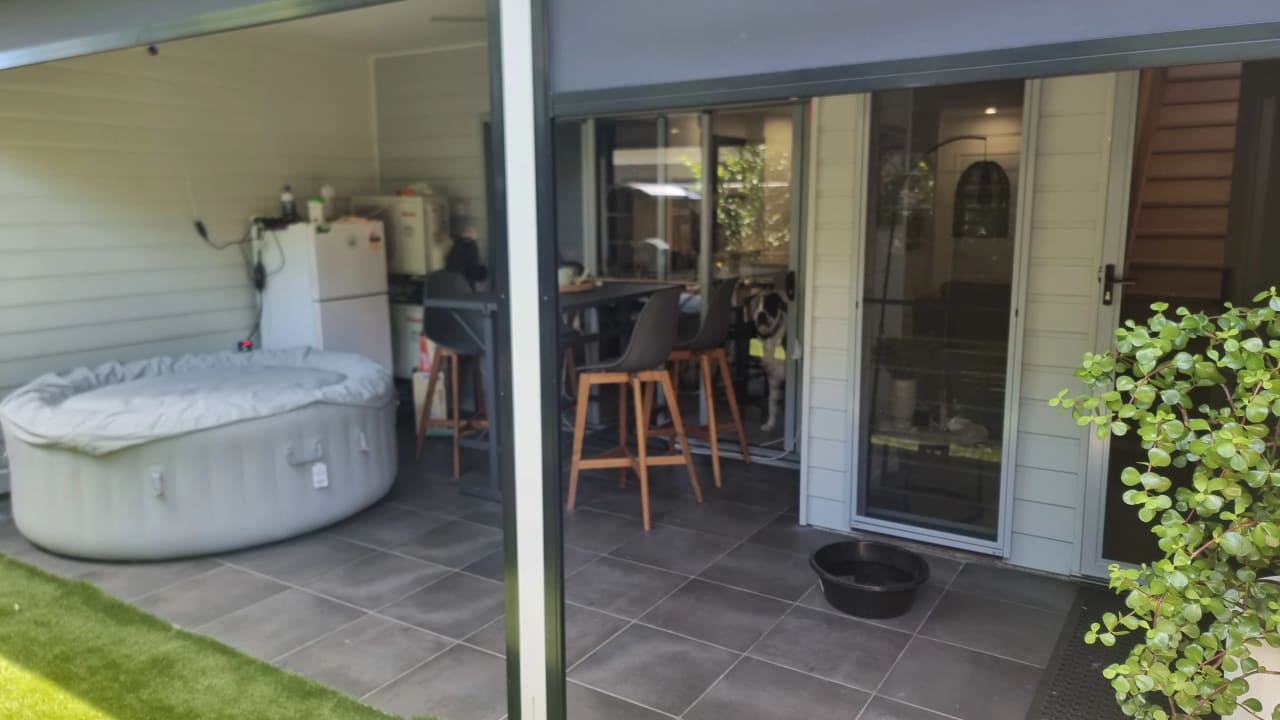 Room in a share house
