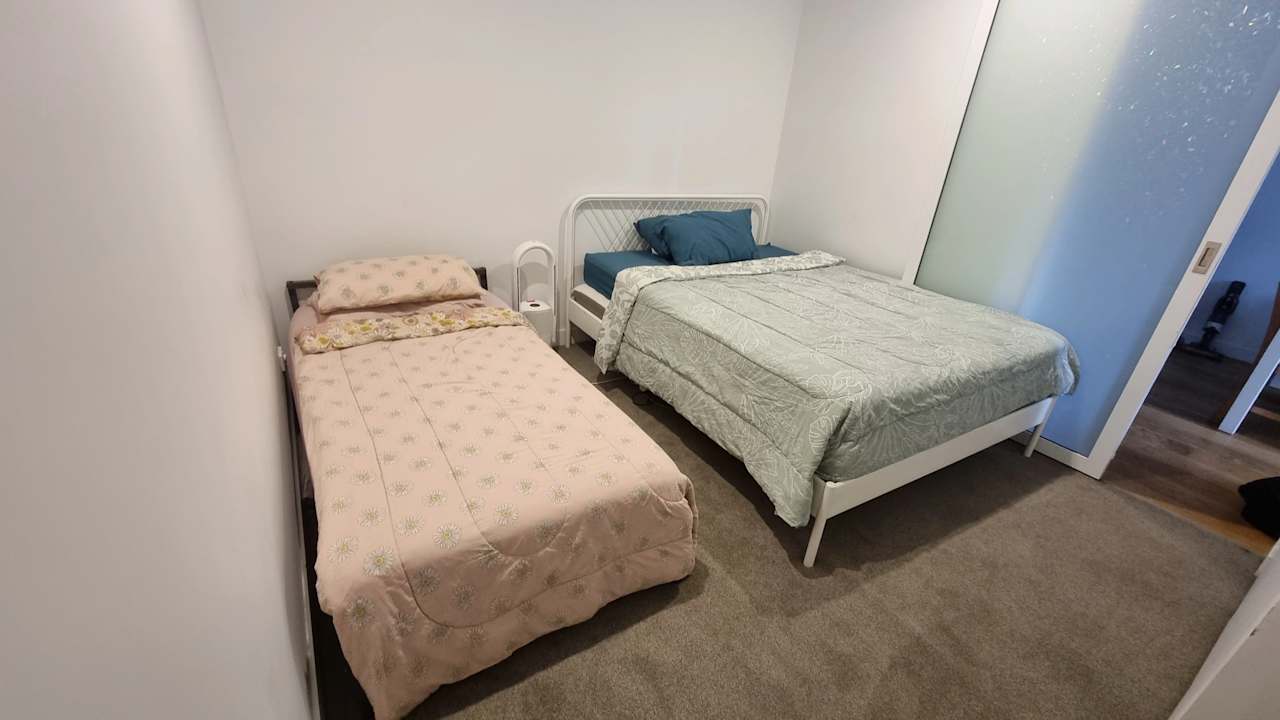 Furnished room in a flatshare