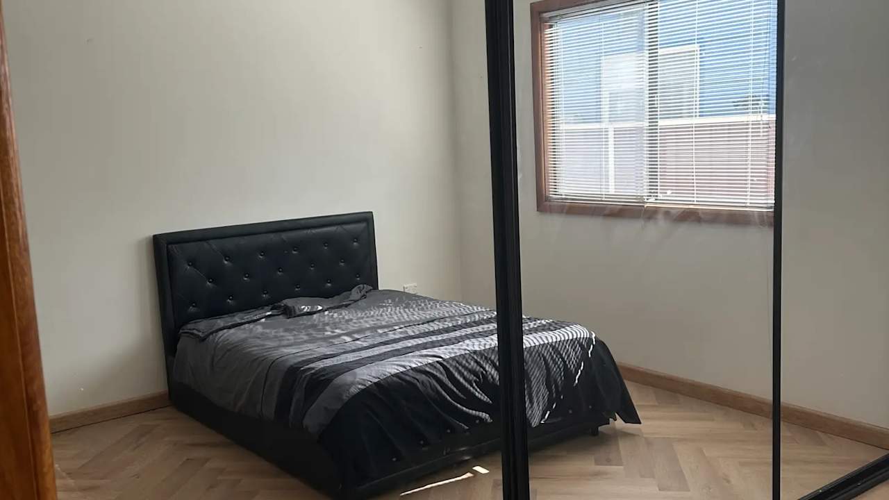 Room in a share house