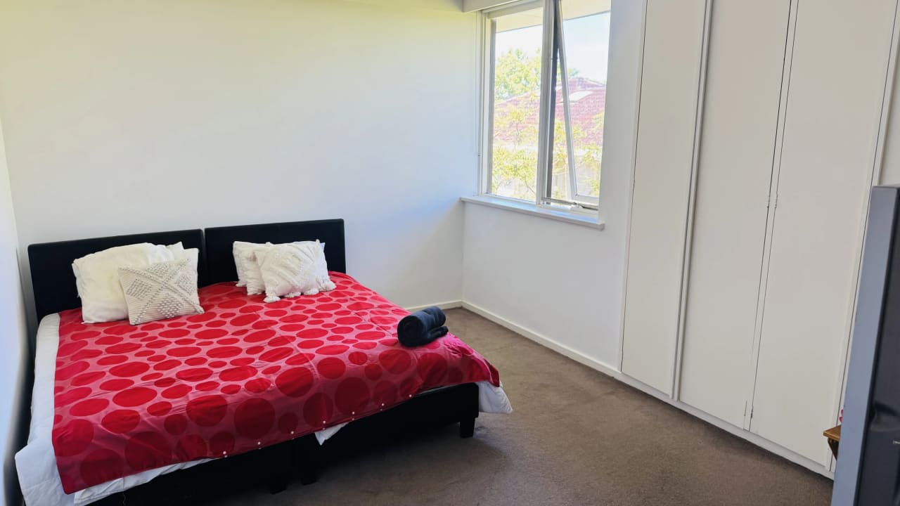 Furnished room in a flatshare