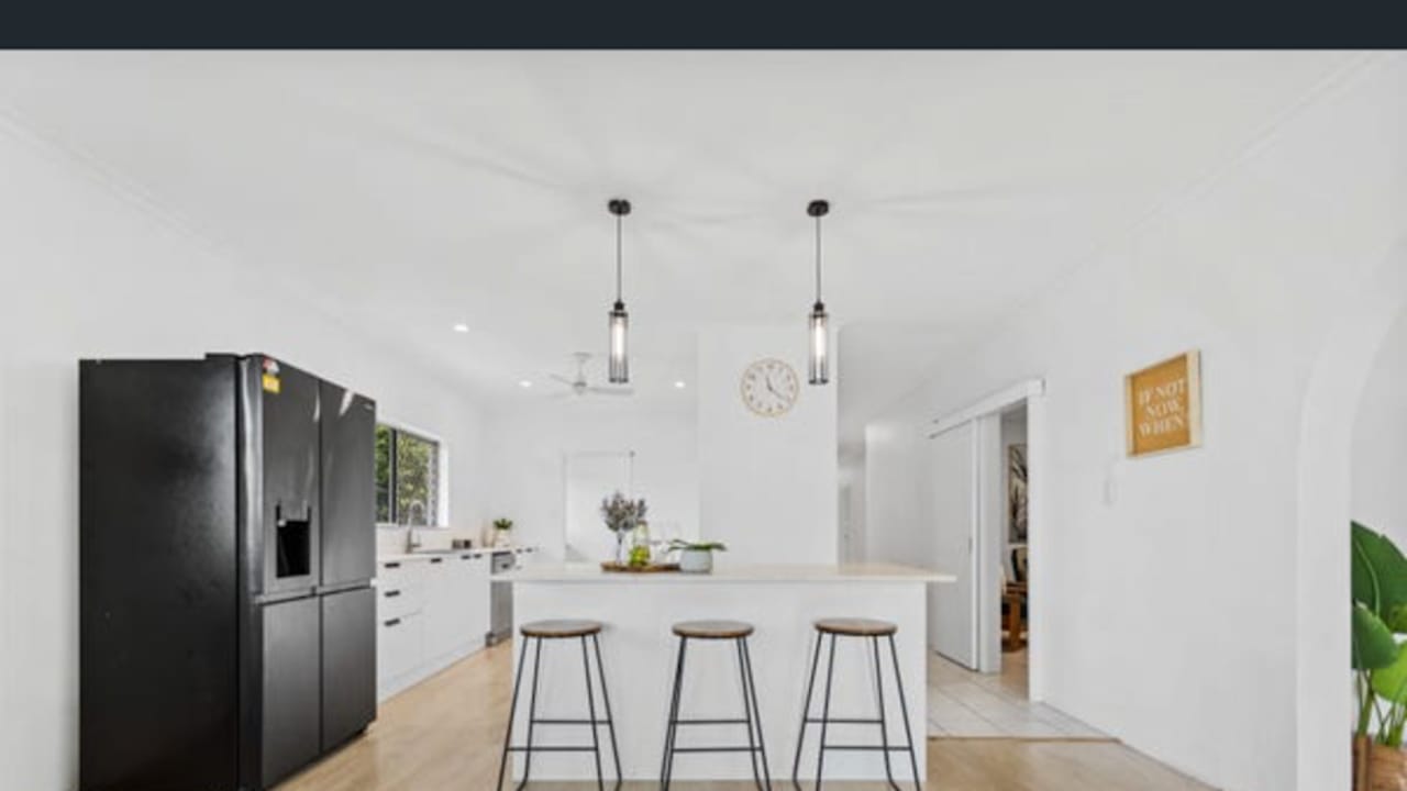 Room in a share house