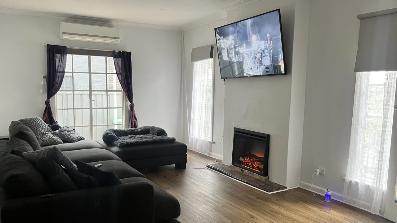 Room in a share house