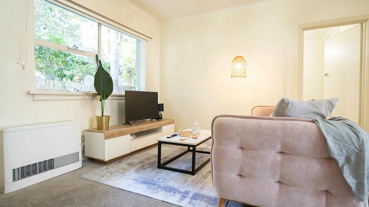 Furnished room in a flatshare