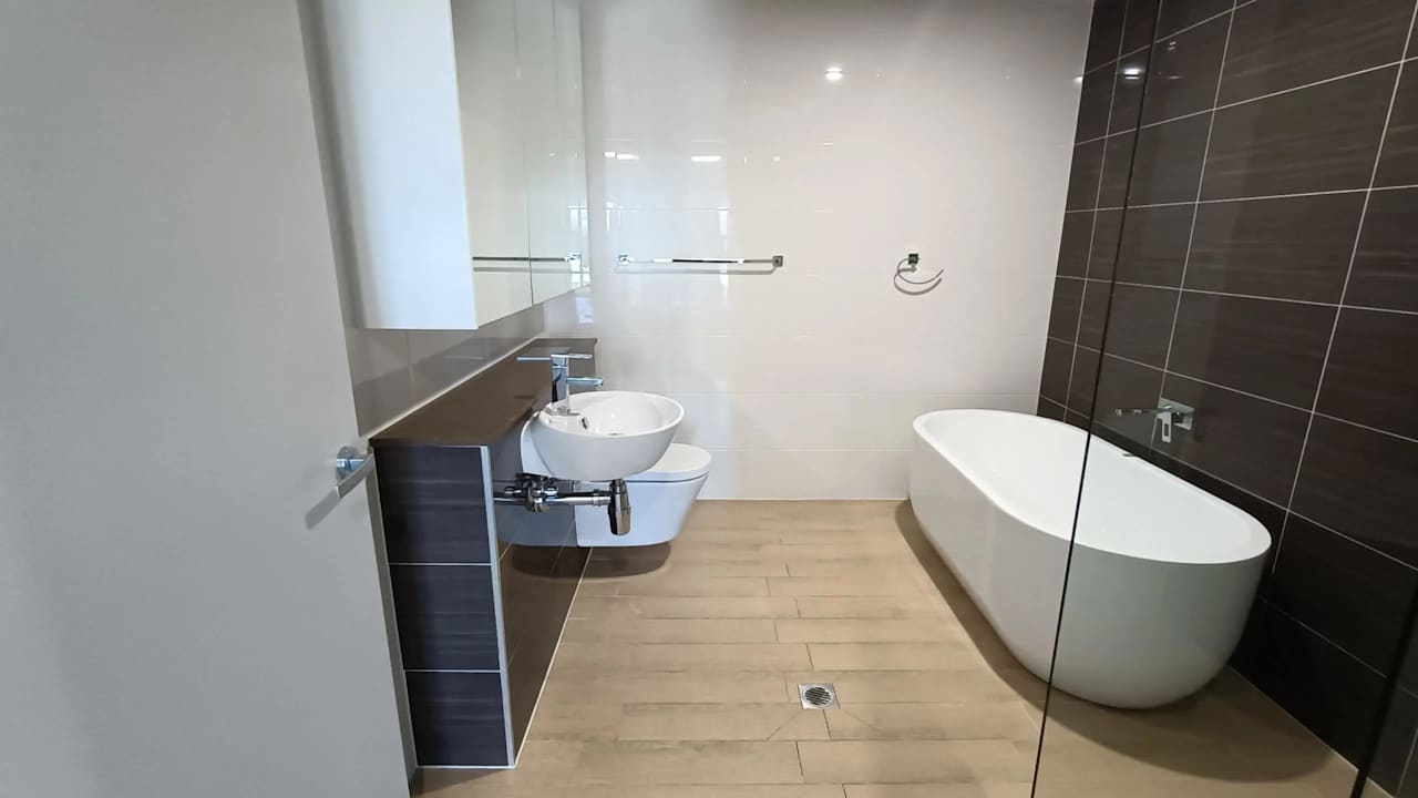 Furnished room with ensuite in a flatshare