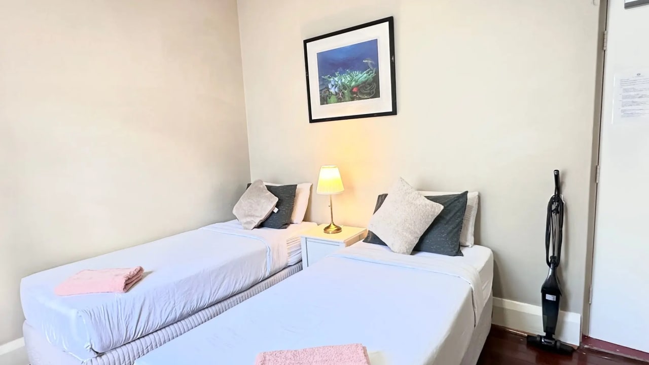 Furnished room in a flatshare