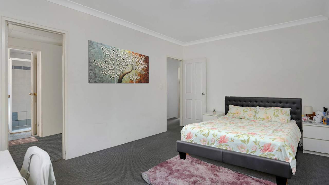 Furnished room with ensuite in a flatshare