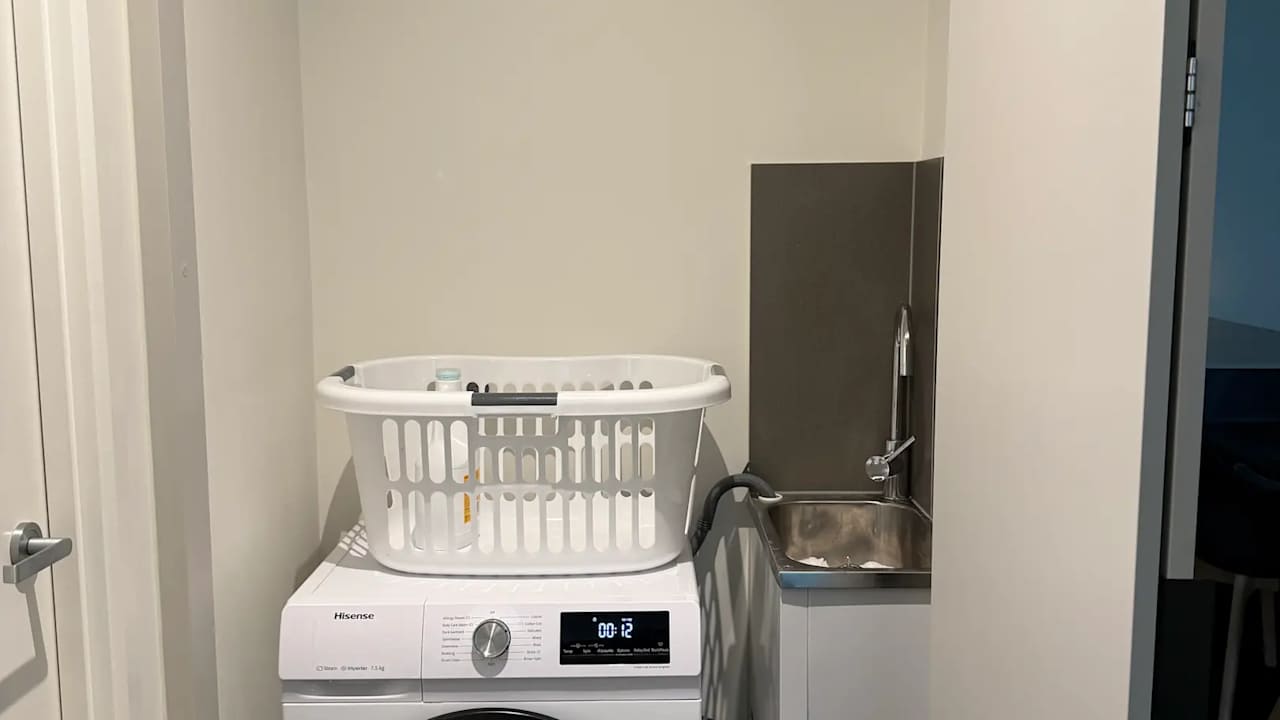 Unfurnished room in a flatshare