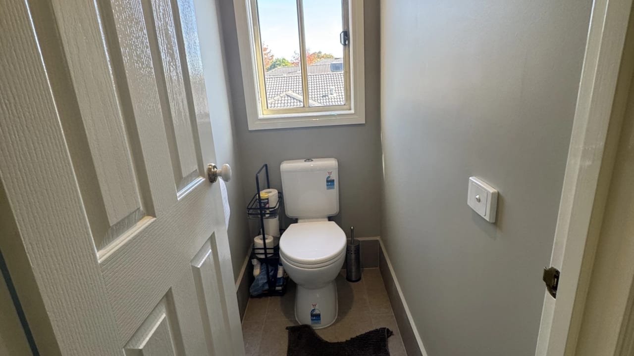 Unfurnished room in a share house