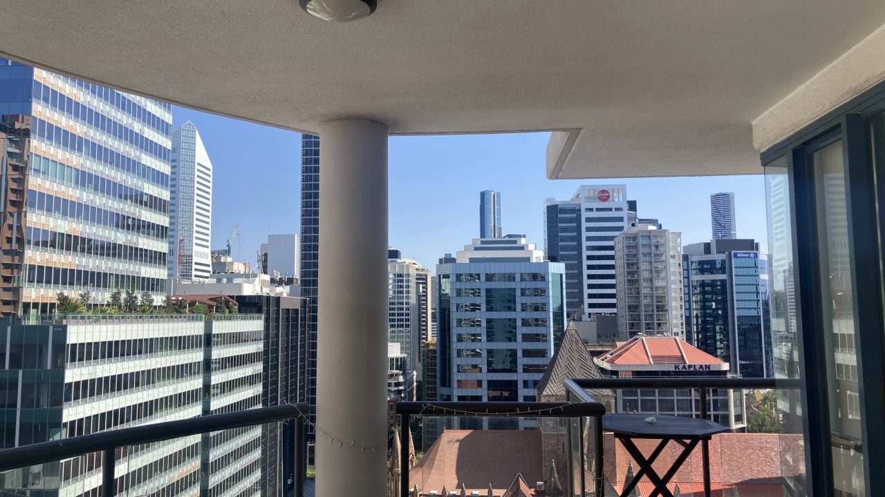 Furnished room with ensuite in a flatshare