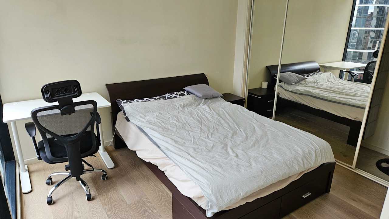 Furnished room in a flatshare