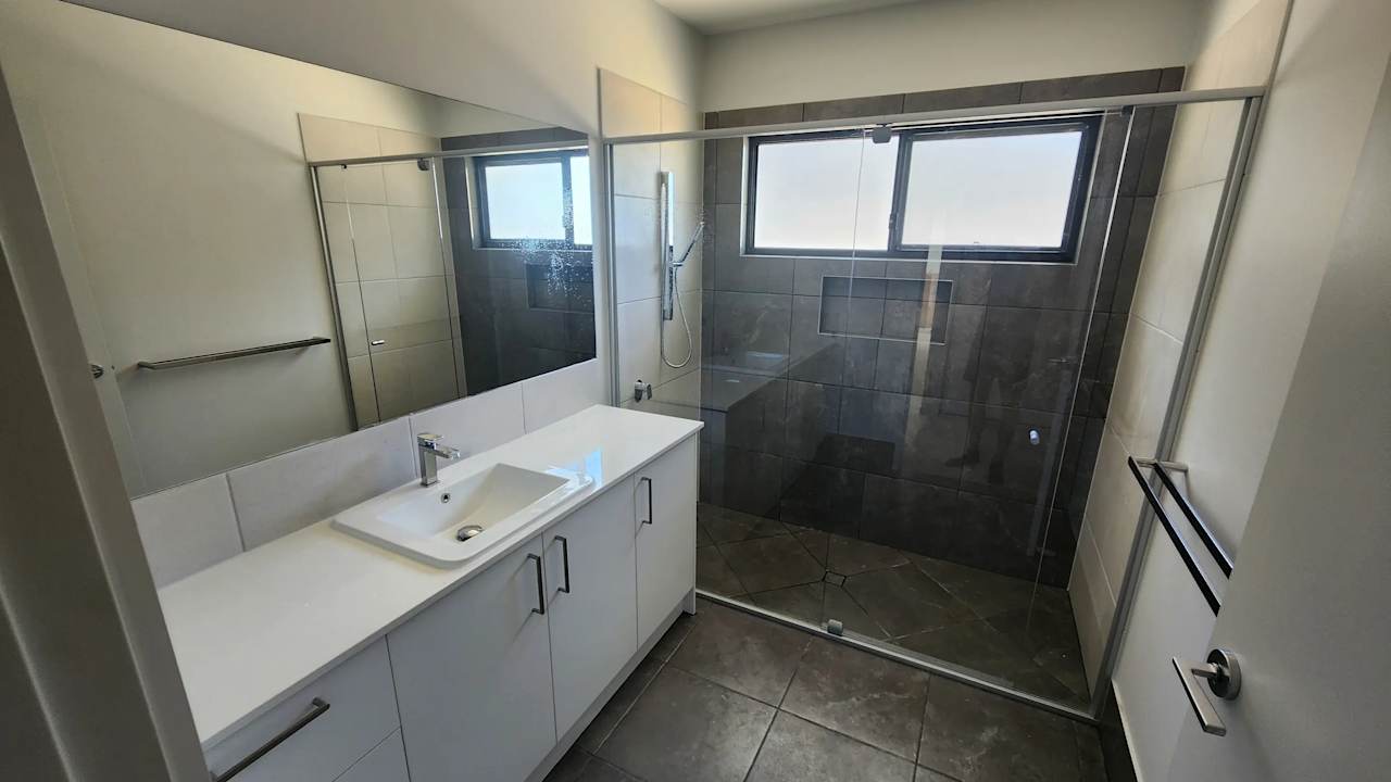 Unfurnished room in a share house