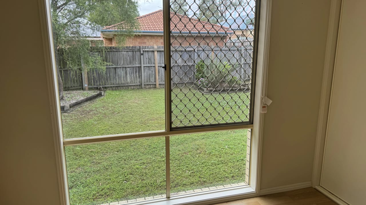 Unfurnished room in a share house