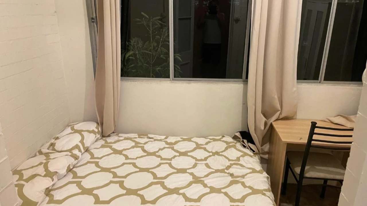 Furnished room in a flatshare