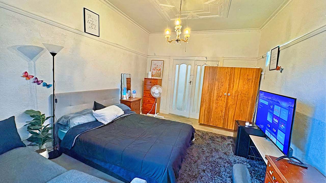 Furnished room in a flatshare