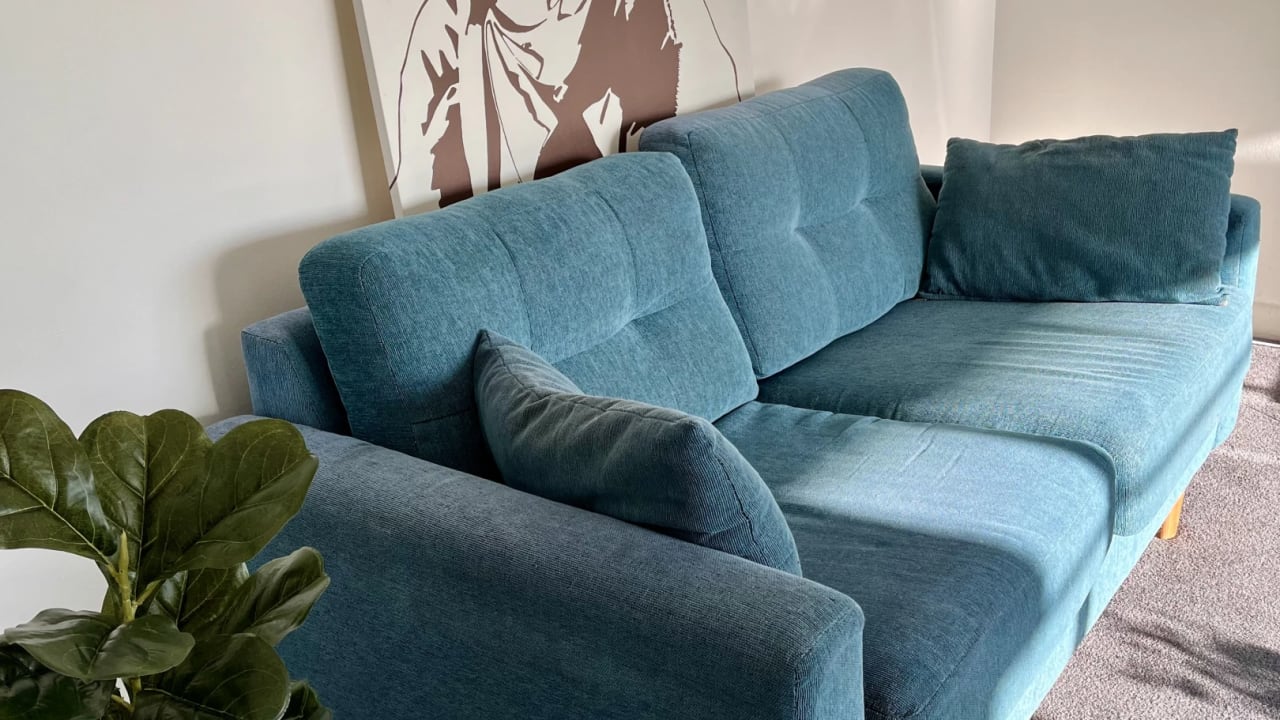 Furnished room in a flatshare