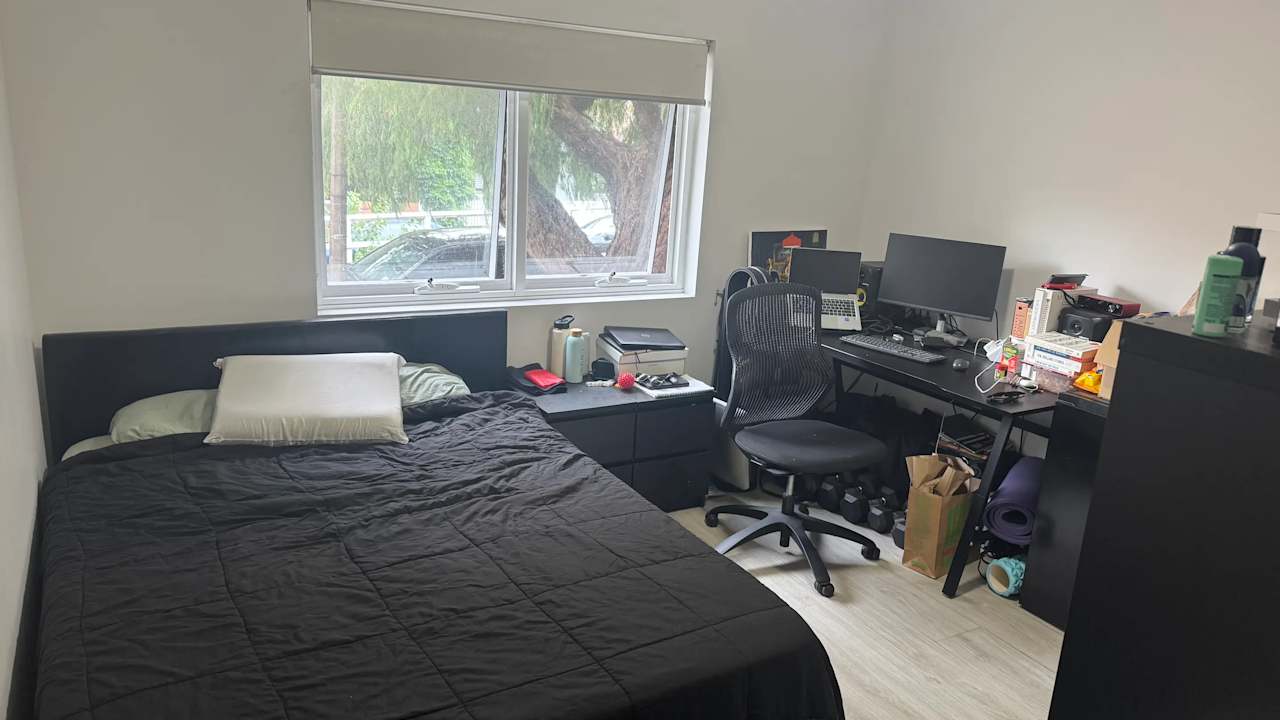 Furnished room in a flatshare