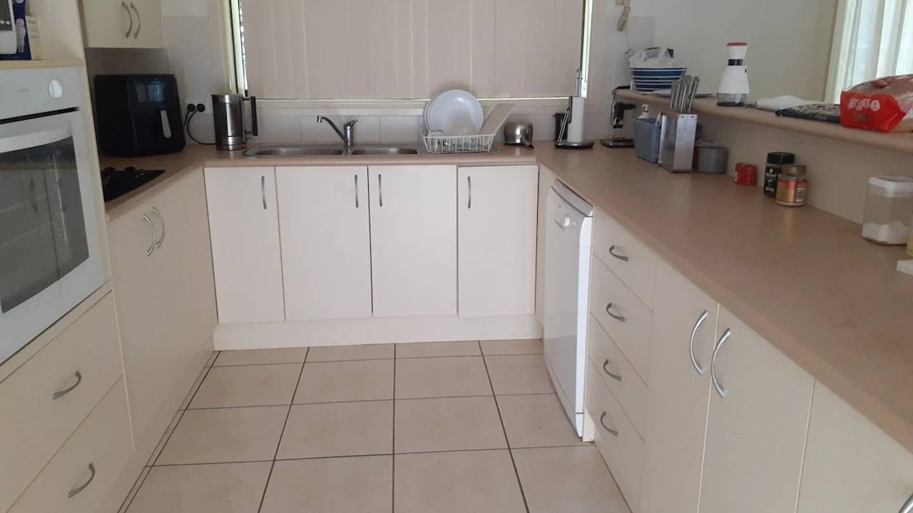 Unfurnished room in a share house