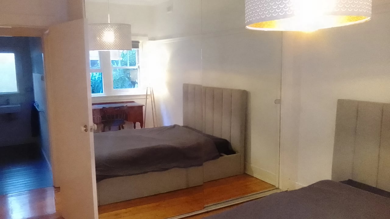 Room in a share house