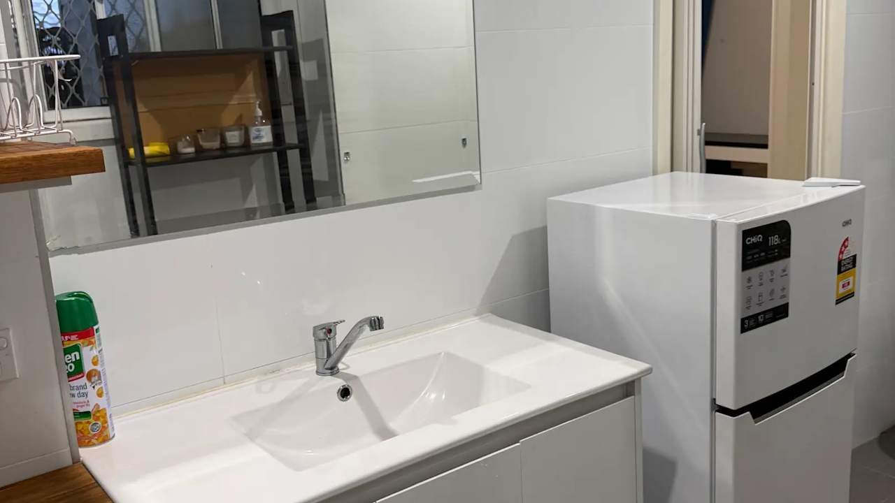 Furnished room with own bathroom