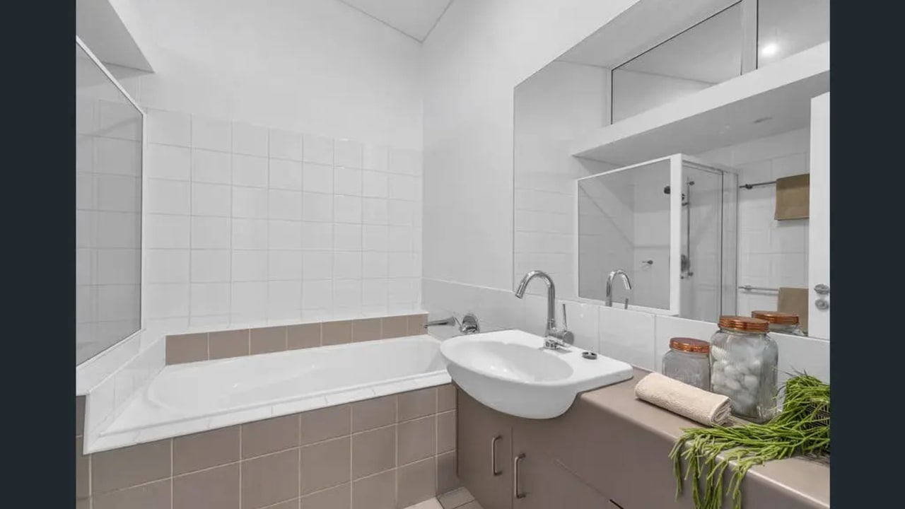 Room with ensuite in a flatshare