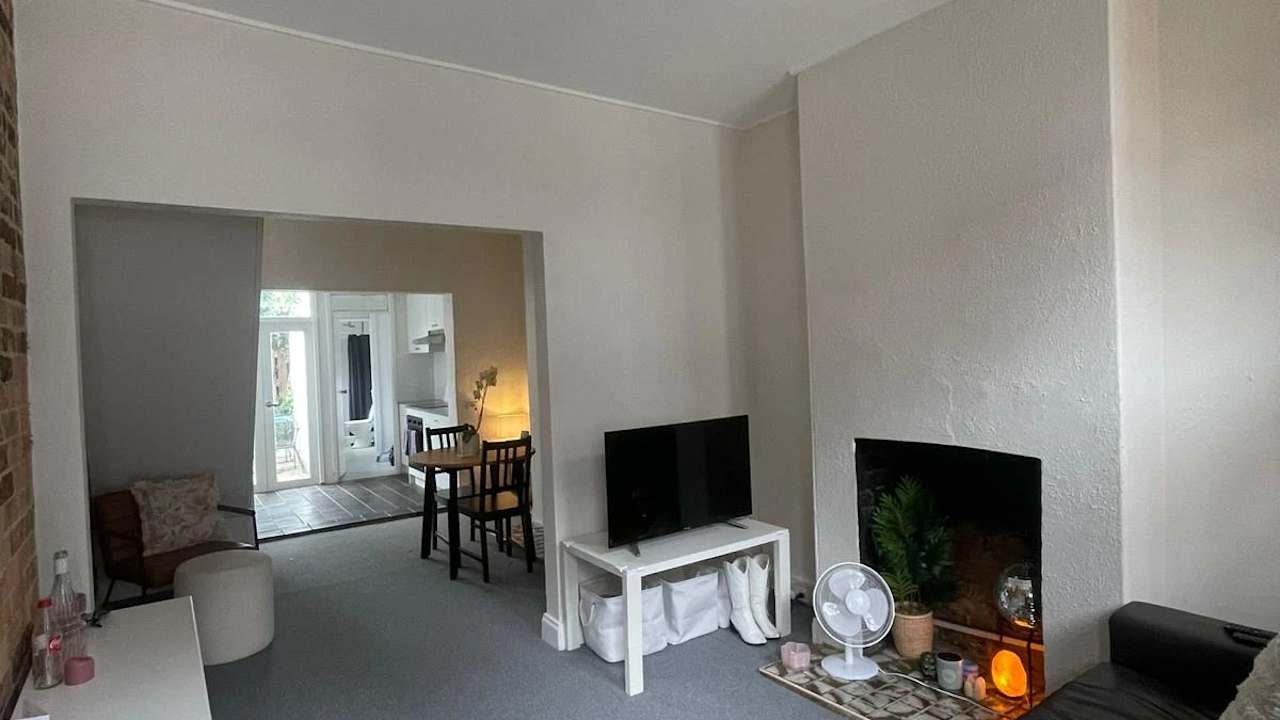 Whole property with 2 rooms for rent