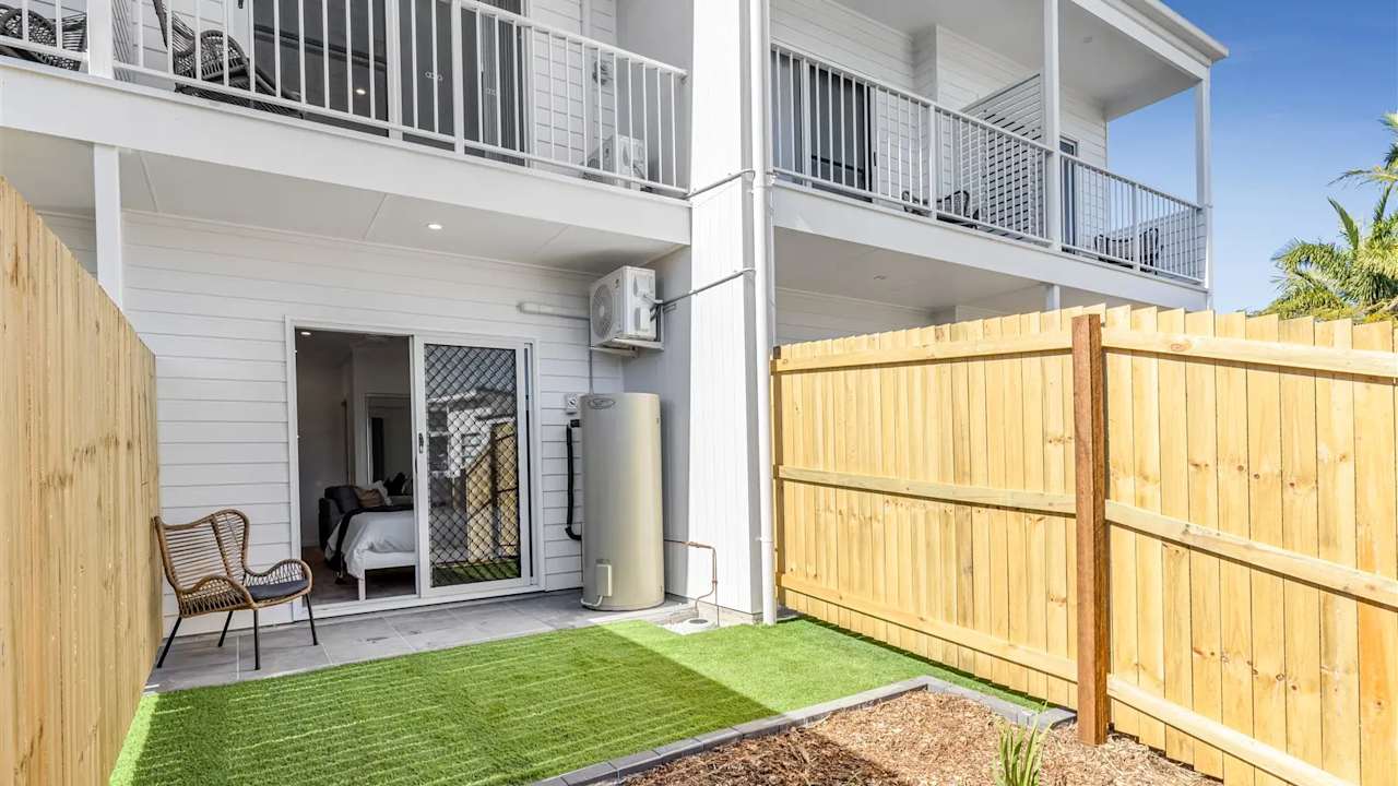 Furnished room studio flat for rent