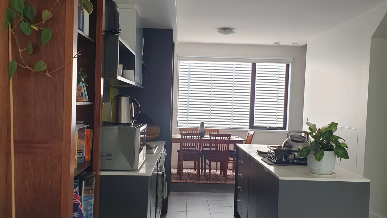Furnished room with ensuite in a flatshare
